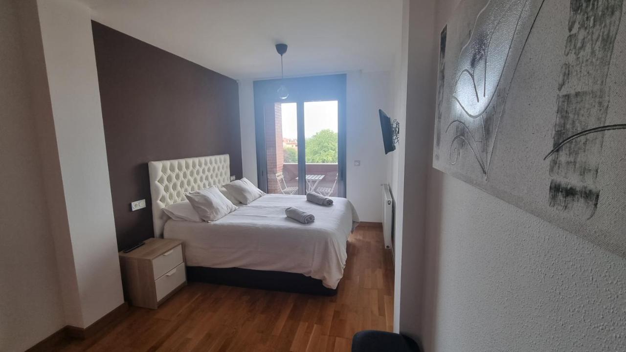 Apartmán Piso Zona Hospital 6 Personas Oviedo Exteriér fotografie