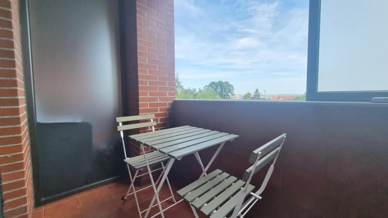 Apartmán Piso Zona Hospital 6 Personas Oviedo Exteriér fotografie