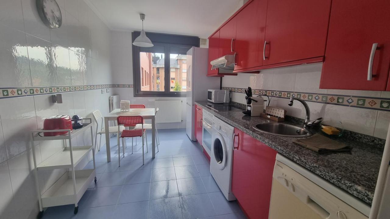 Apartmán Piso Zona Hospital 6 Personas Oviedo Exteriér fotografie